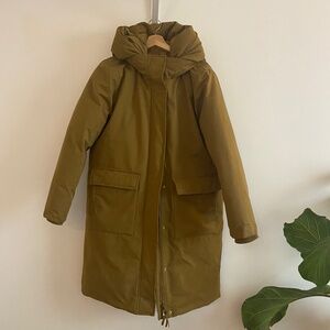 Minimum brand down parka